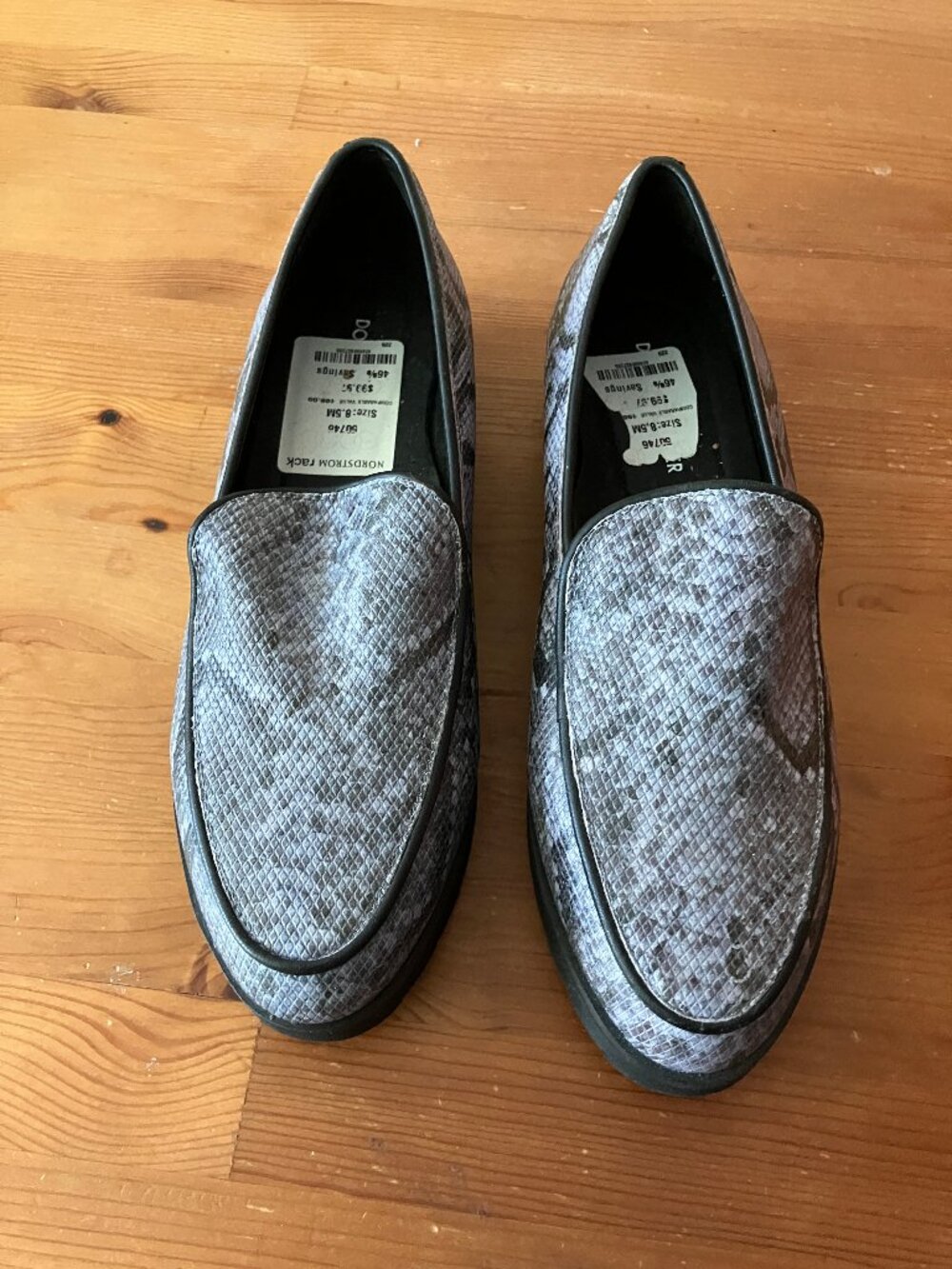 DONALD J PLINER Women Slip-on loafers Leather upper Grey/Black snake print 8,5M